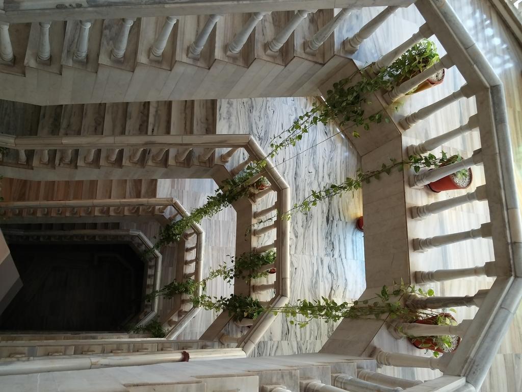 Hotel Hilltop Palace Udaipur Exterior foto